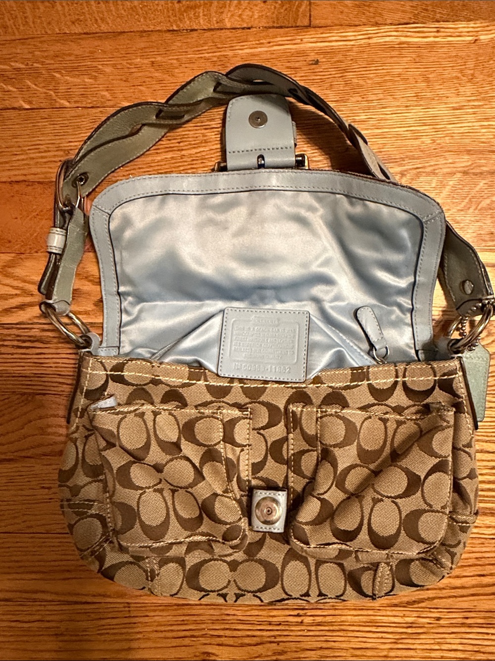 Coach soho flap Tan Signature Canvas Shoulder Bag with Light Blue Trim vintage - Picture 3 of 8